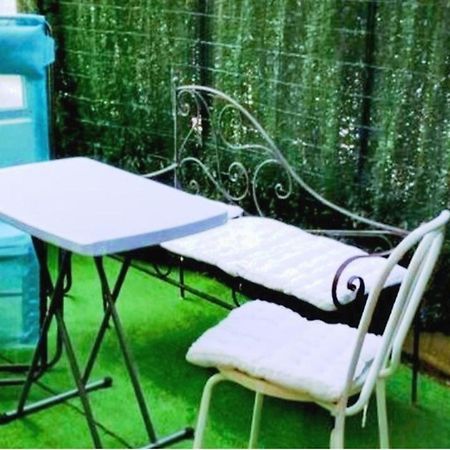Nice View Jolie Studio Avec Jardin ภายนอก รูปภาพ