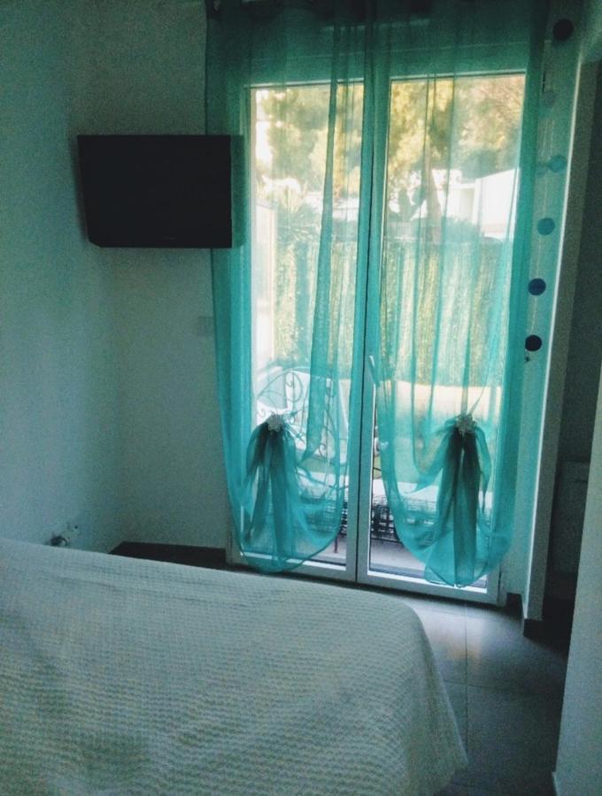 Nice View Jolie Studio Avec Jardin ภายนอก รูปภาพ